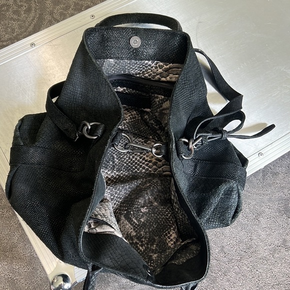 COPY - Liesbekind Leather snake tote - Picture 10 of 13